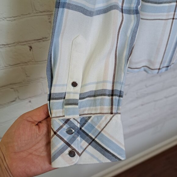 White House Black Market Ultrasoft Plaid Button Up Top Size 10 - Picture 4 of 8